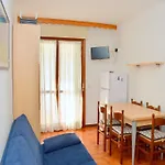 Апартаменти Cozy Two-room Flat 100mt From Бібіоне