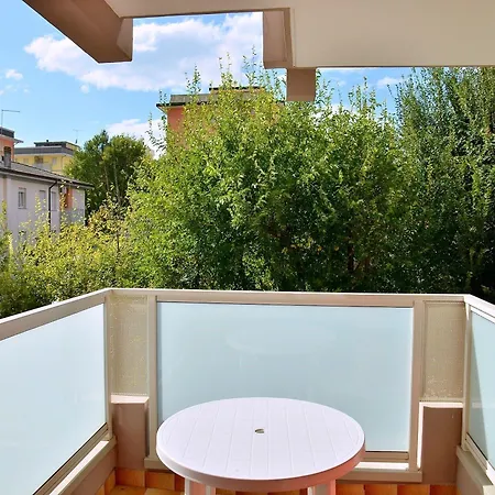 Cozy Two-room Flat 100mt From * Μπιμπιόνε