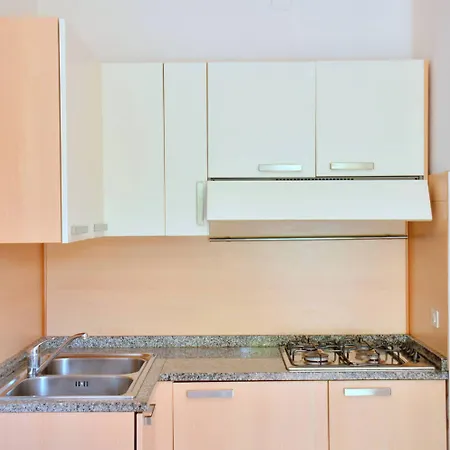 Cozy Two-room Flat 100mt From * Μπιμπιόνε